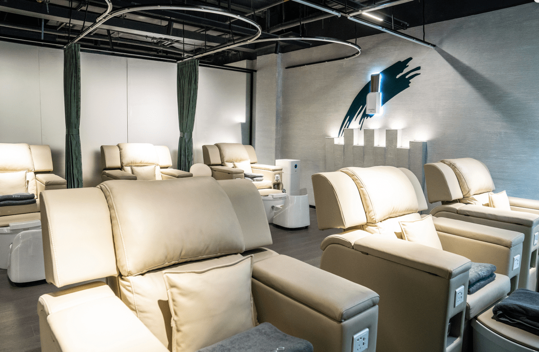 美甲|第一次坐头等舱的我竟然在那美了个发