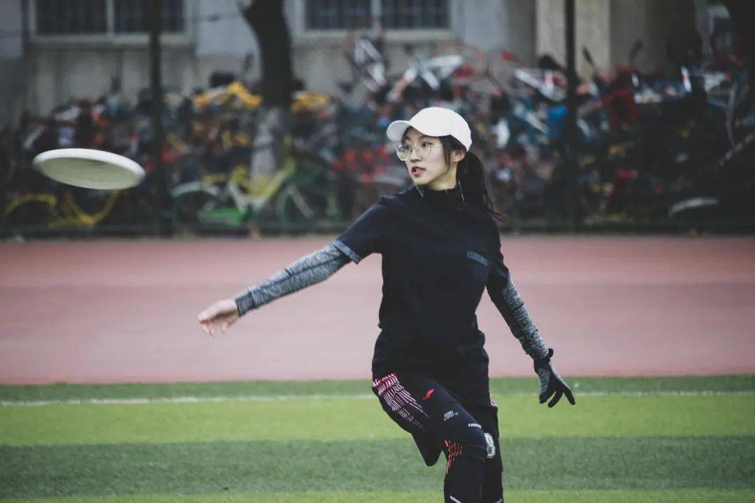 帮推招新极限飞盘协会零基础招新
