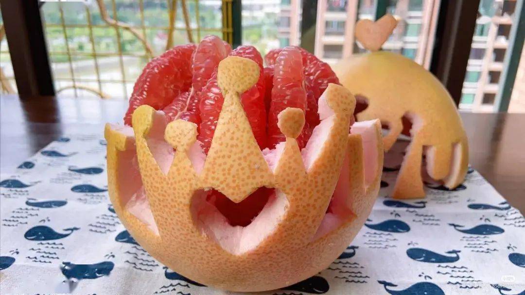 把柚子弄成不同的形状,真是有点可爱呢