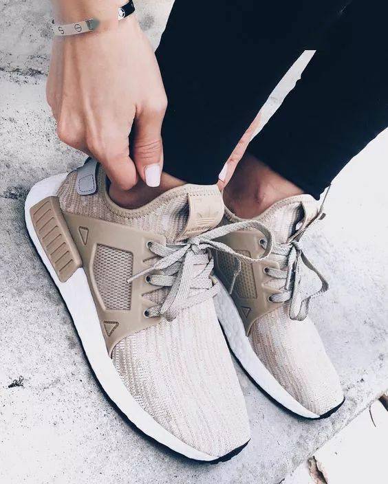 燕麦|潮流 | 比驼色更好穿,它才是今冬最火的颜色!!!