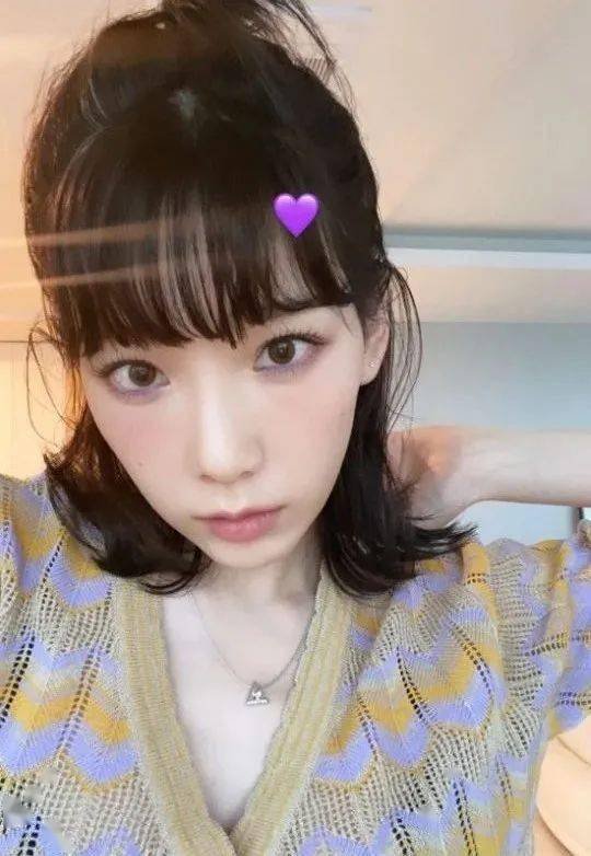 瑞小美|答应我，下次剪头发带着BLACKPINK的新专辑去好吗？