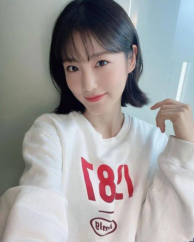 瑞小美|答应我，下次剪头发带着BLACKPINK的新专辑去好吗？