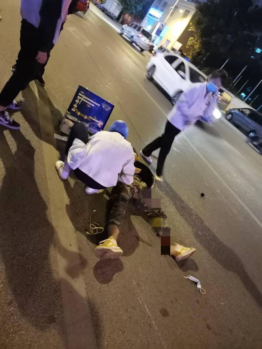 河西路发生的惨剧!一名中学生当场倒地,骨头都露出来了