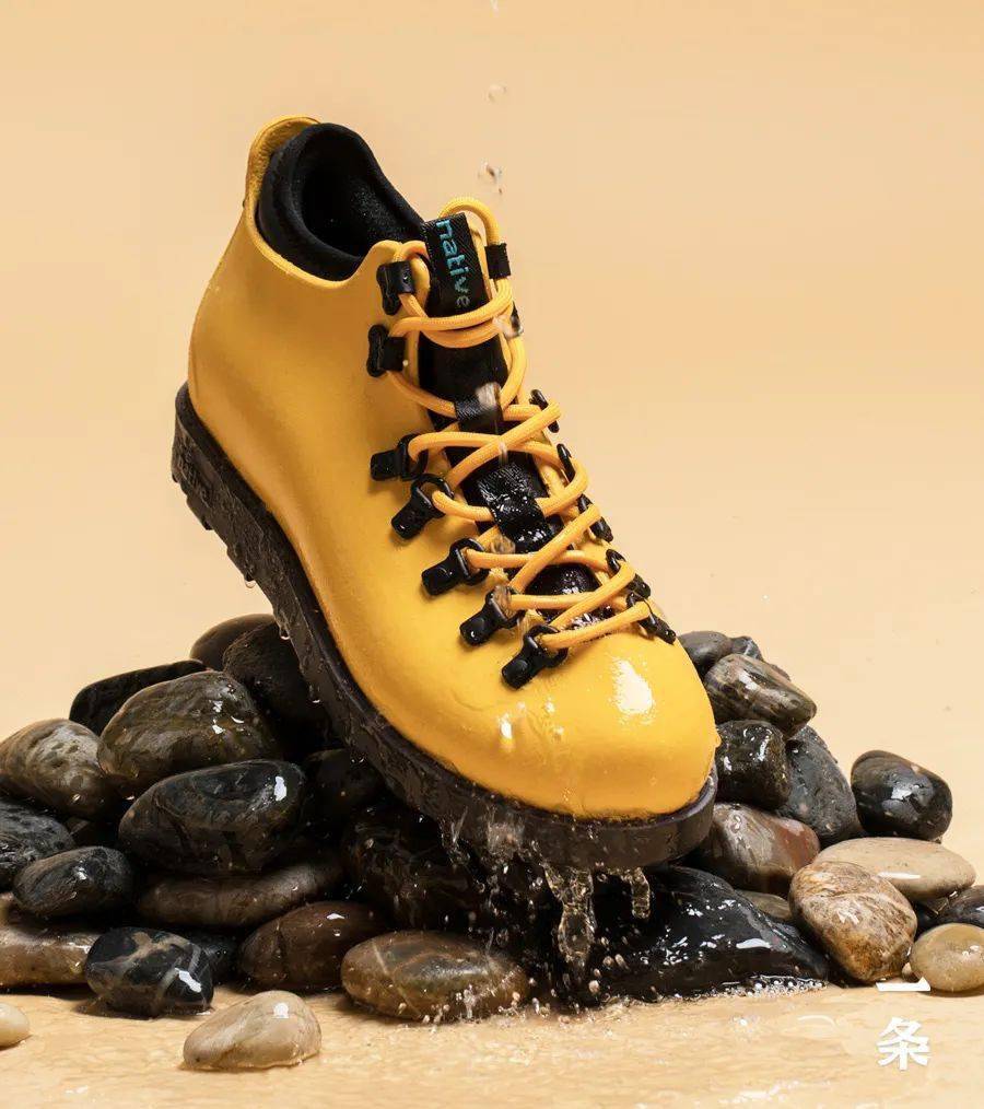 鞋子|好物推荐 | 来自加拿大的马丁靴，轻便保暖，不怕水，大人小孩一起穿！