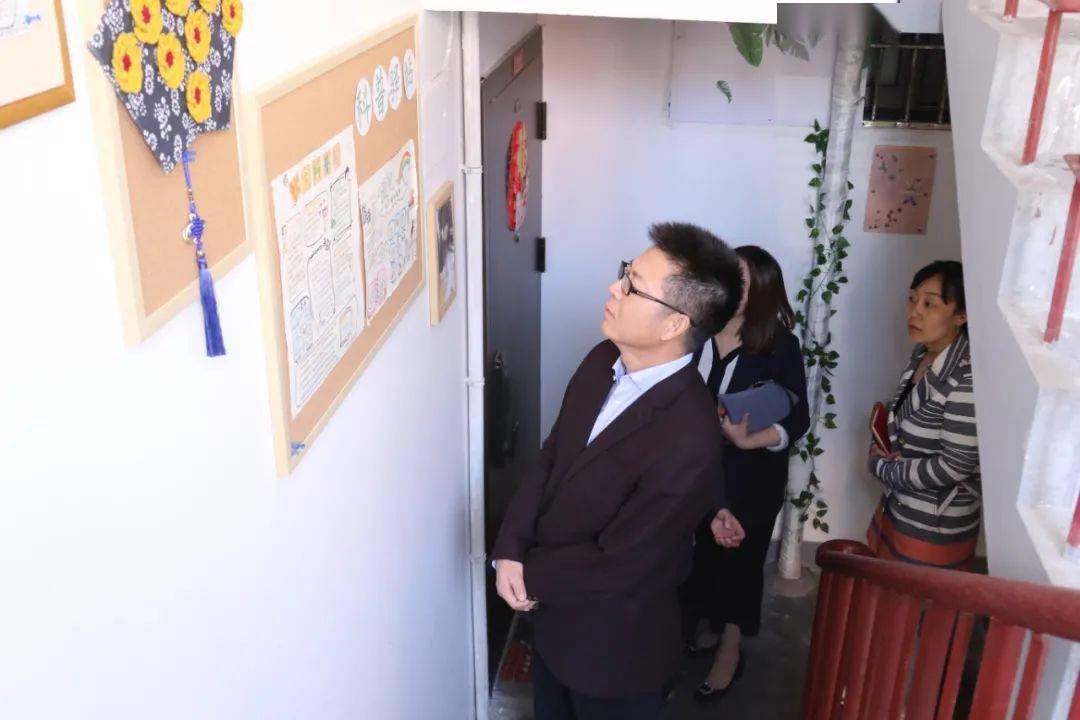10月23日下午,三林镇党委书记蔡忠民, 党委副书记谈黎明,副镇长朱婧