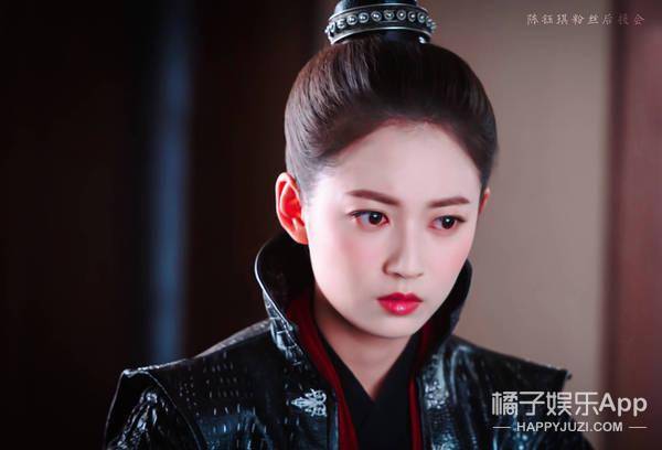 小鞠|她的化妆师该下岗了吧...