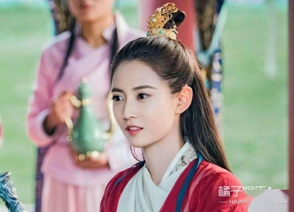 小鞠|她的化妆师该下岗了吧...