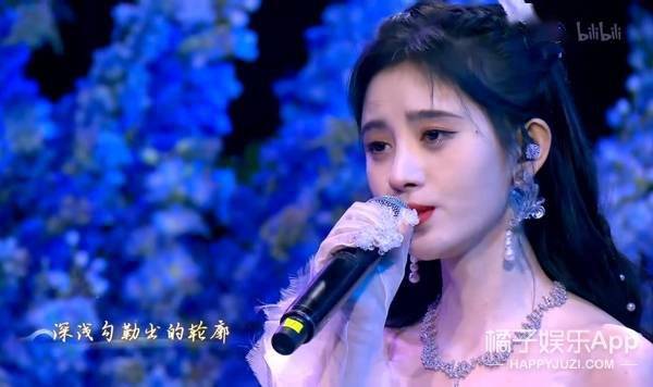 小鞠|她的化妆师该下岗了吧...