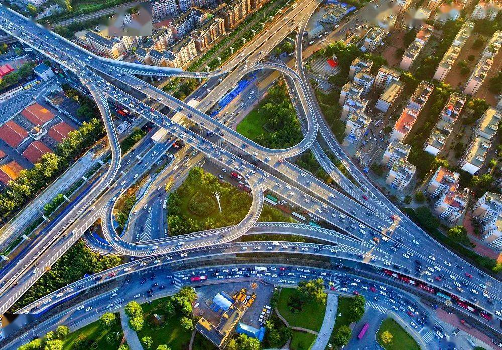 大连gdp增速_大连星海广场图片