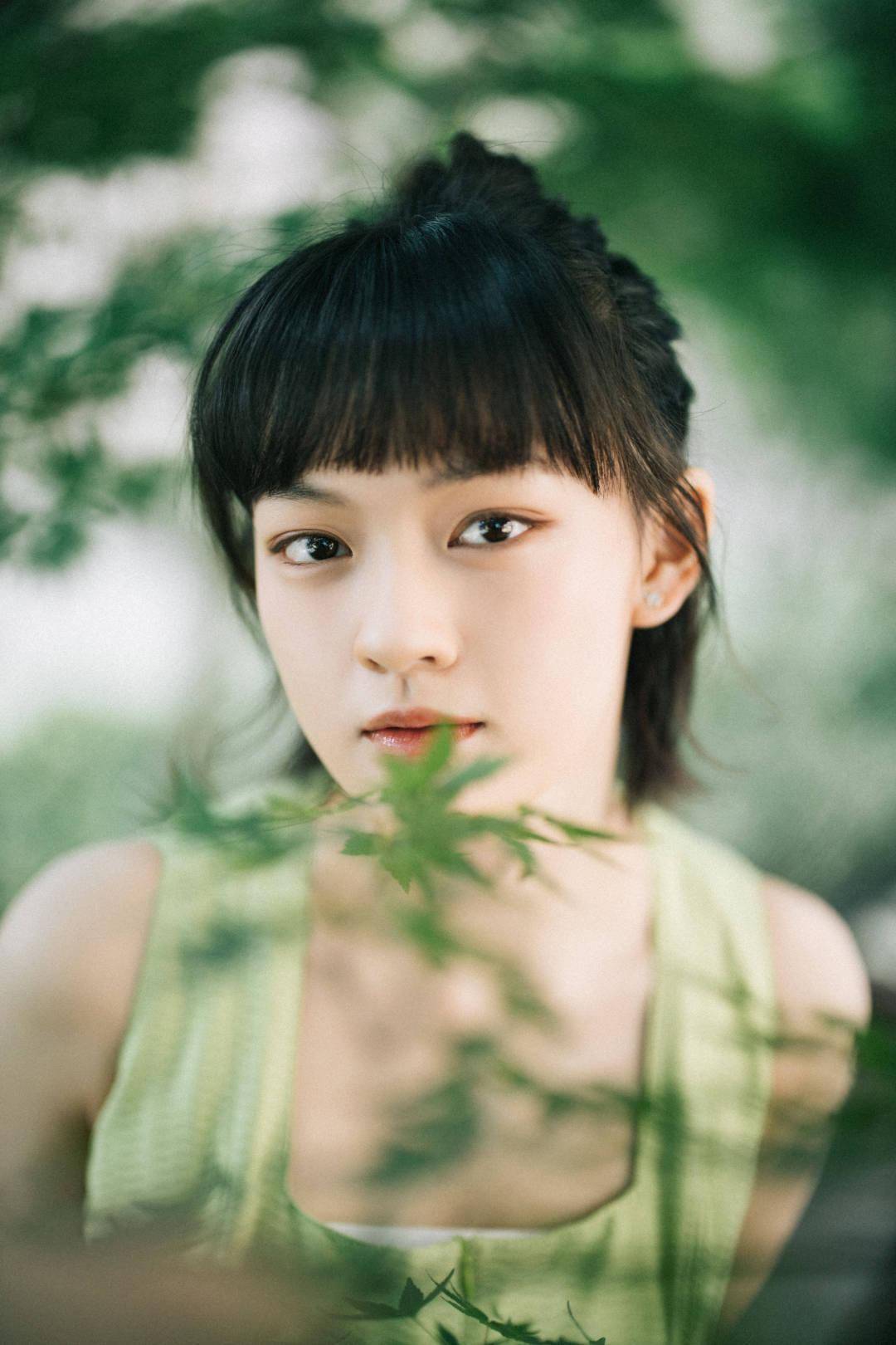框架|谁说大框架脸就不美了？她明明好看得令人叫绝！