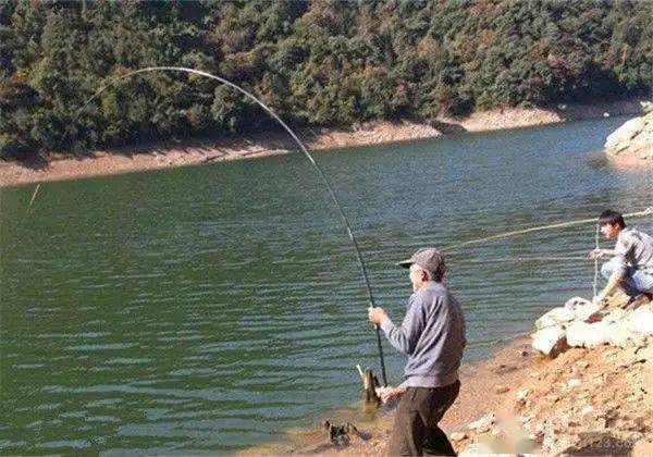 怎样才能钓鱼不空军 7d685c1a7f0e4b90a693f05e4c666752.jpeg