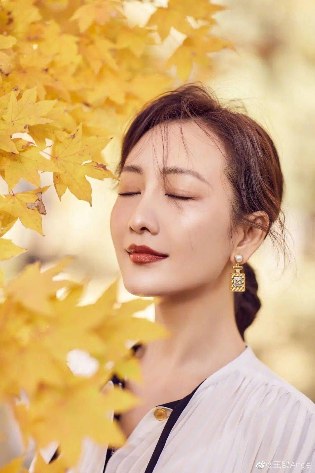 感觉|刘诗诗、宋茜都在画的秋冬暖阳妆，谁不爱呢？