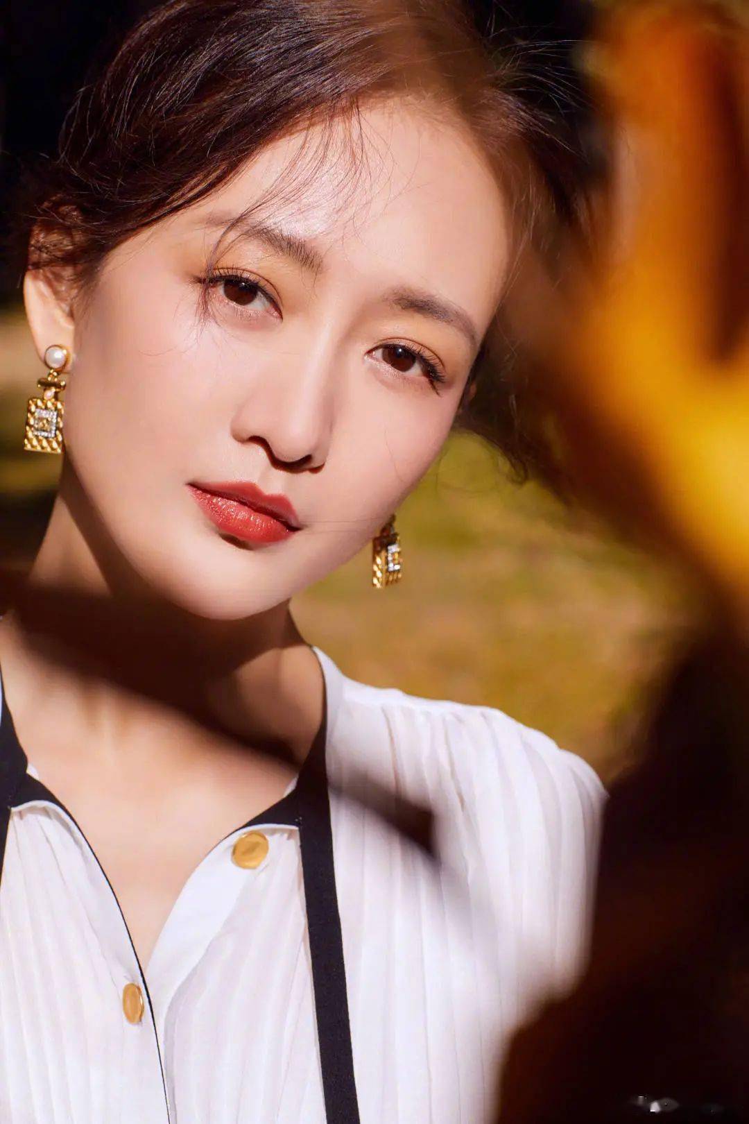 感觉|刘诗诗、宋茜都在画的秋冬暖阳妆，谁不爱呢？