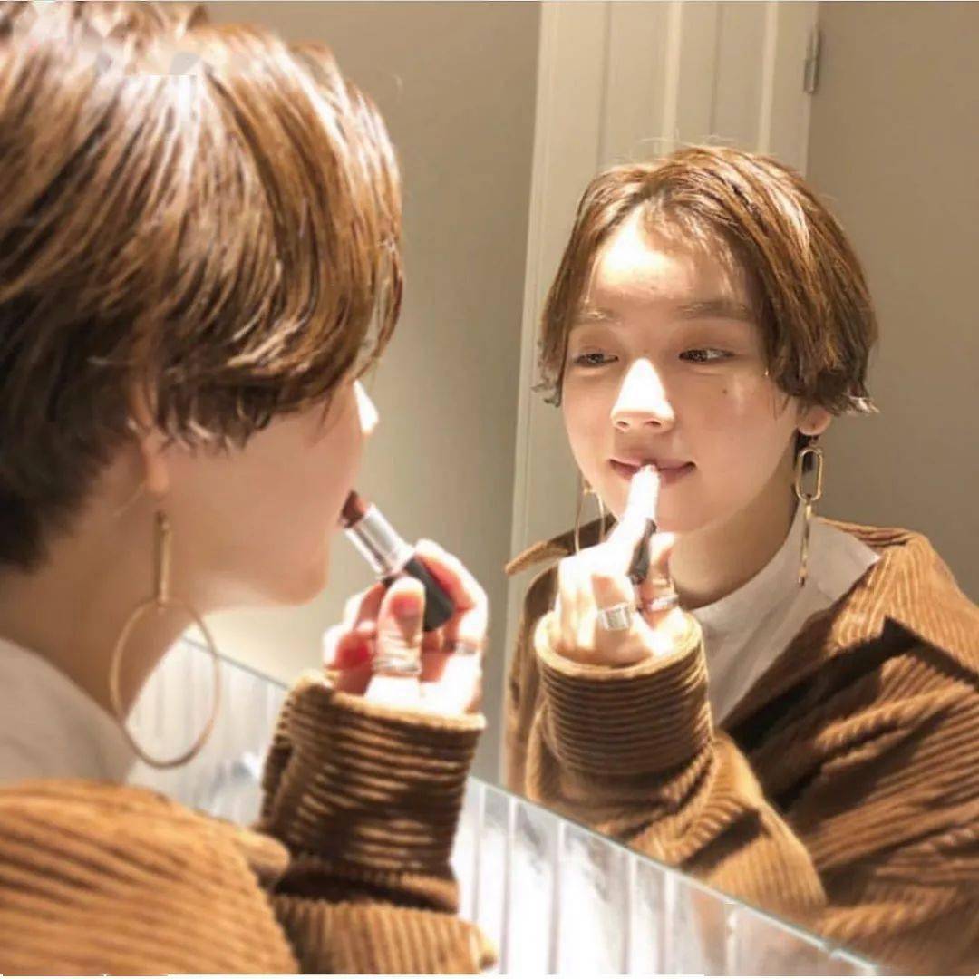 涂谁|足以让你时髦整个秋冬的棕色唇，谁涂谁好看