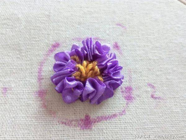 教程|丝带绣 | 奥斯汀玫瑰的绣法教程！（附:13种丝带、7种入门针法详细教程）