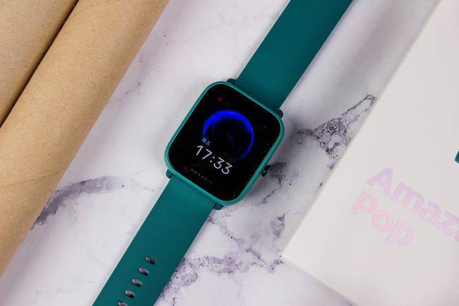 �����˵ĳ����˶��ֱ�����Amazfit Pop�����ֱ���������