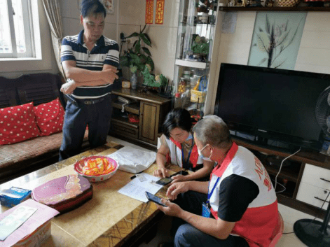 人口普查员喊到_人口普查员证件图片(2)