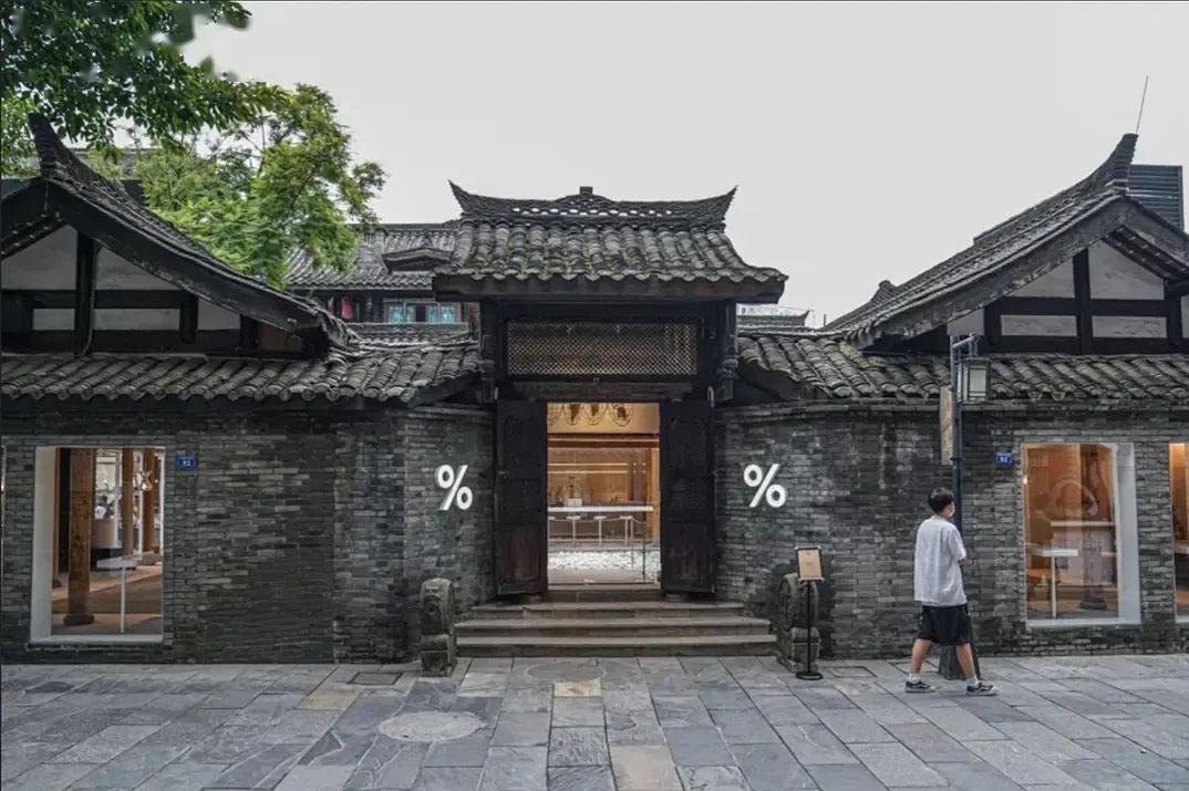 时尚|半个娱乐圈都来了！成都凭什么？