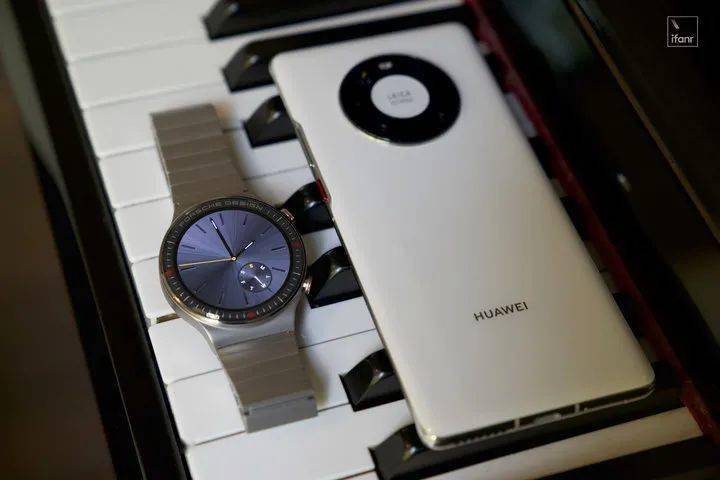 华为watchgt2保时捷设计体验质感与智能并重mate40的旗舰cp