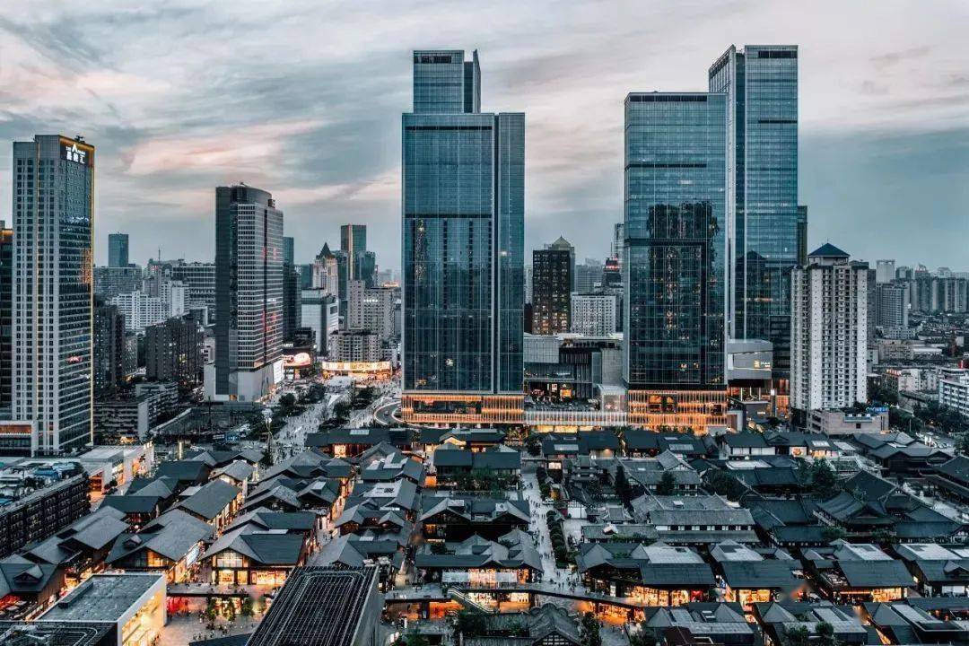 时尚|半个娱乐圈都来了！成都凭什么？