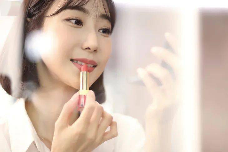 皮肤|毛戈平又放大招，“重返”20岁原来这么简单？