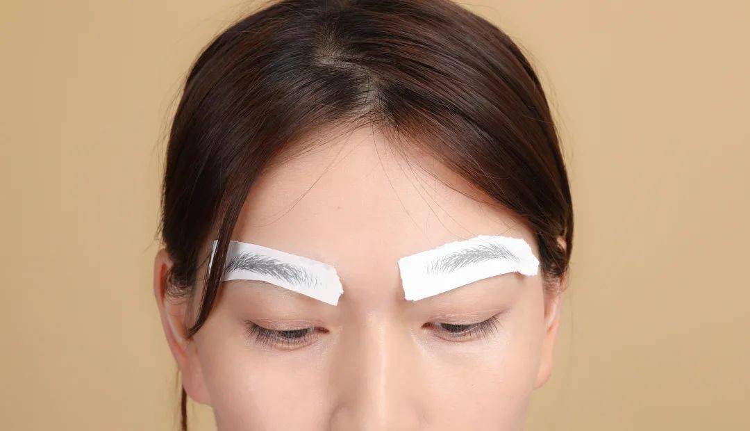 实测|真人实测 | 这些网红化妆技巧，害我差点毁容了……