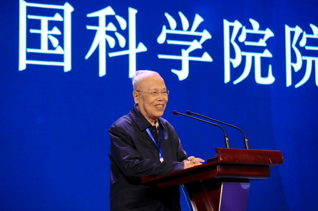 中科院院士,北京大学教授姜伯驹作主旨演讲中科院院士,浙江大学教授