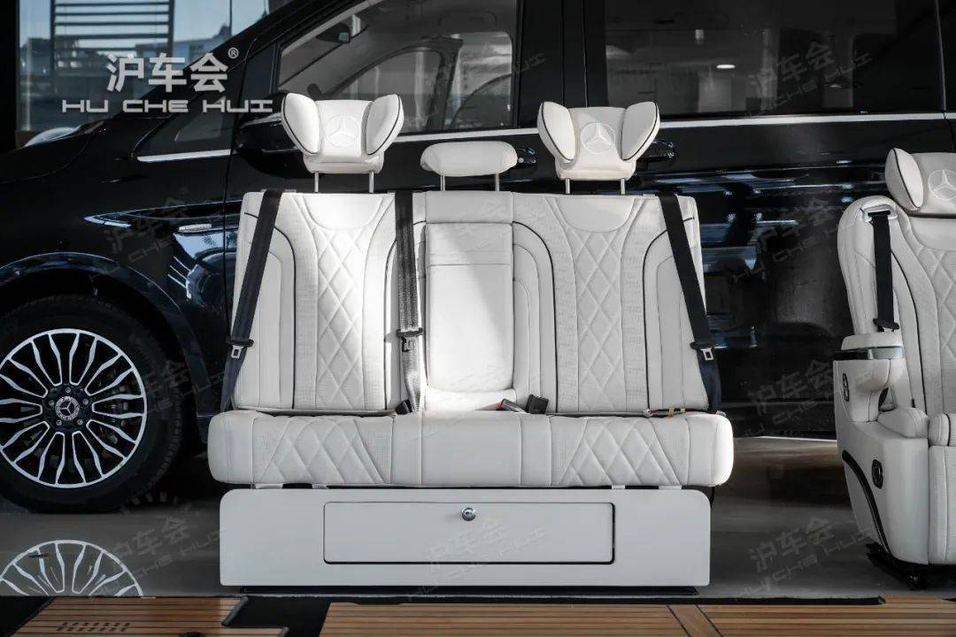 奔驰Benz V260升级 -中排航空座椅 后排沙发床 巴西柚木地板 Nappa皮包覆 铝合金踏板_搜狐汽车_搜狐网