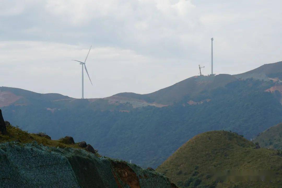 防城南山风电场首批8台风机将于本月并网发电