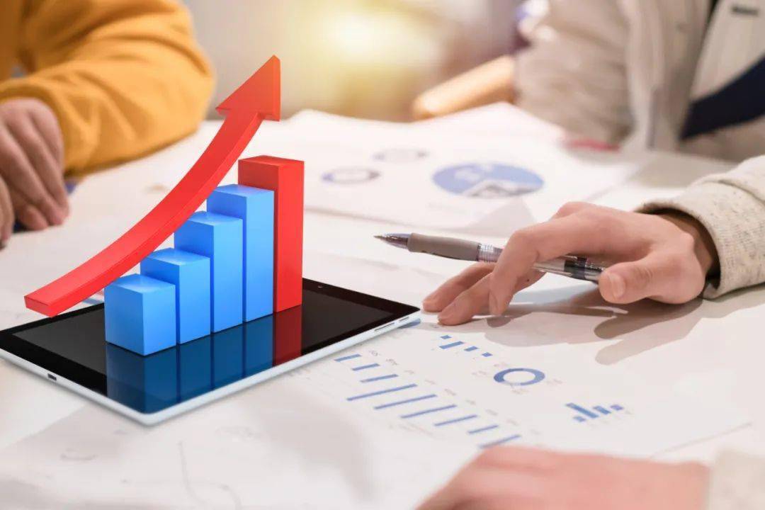 2021年gdp不变价_2021年gdp世界排名(2)