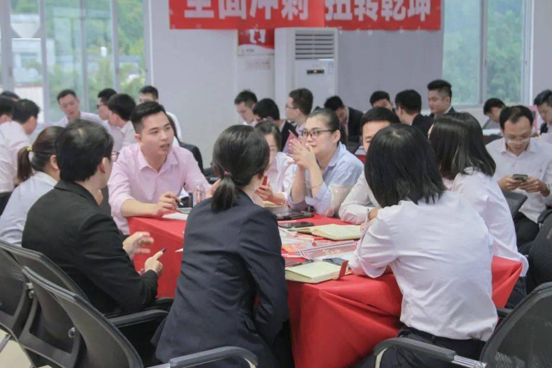 2020年陈姓在我国人_2020中国警察第一枪打响,是电击枪