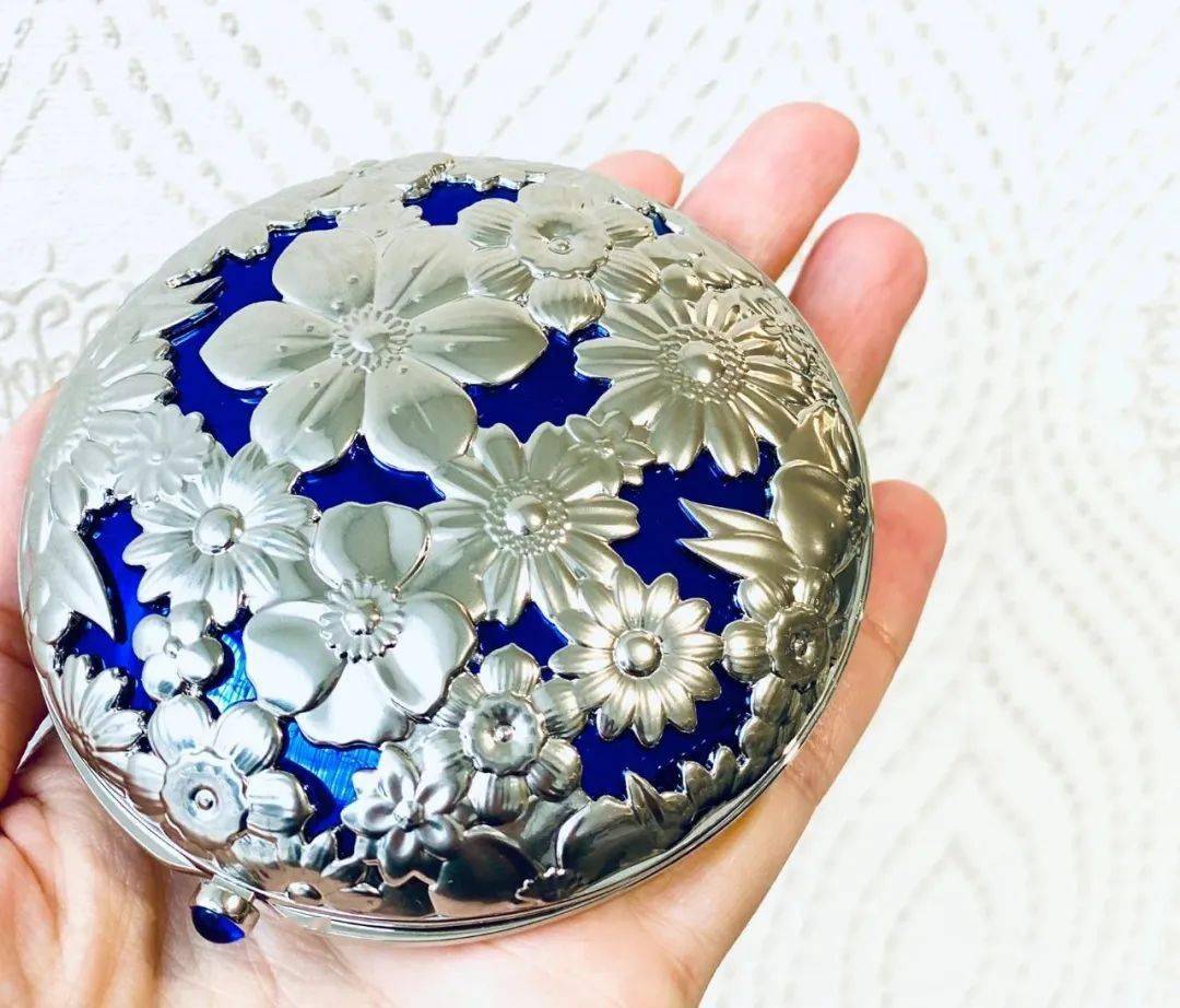 花束|黛珂2020的限定蜜粉真的美炸了!