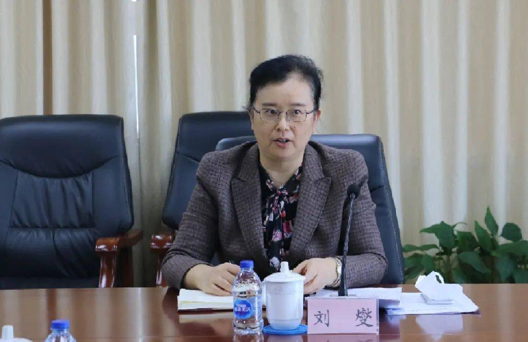 静安区委常委,副区长刘燮调研区人社工作_手机搜狐网