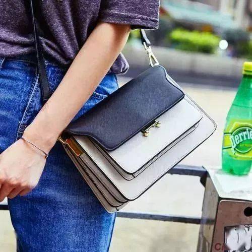 包包|这4种包风水最差！红色漏财、紫色败运、黄色….个个都是散财童子，越用越穷！