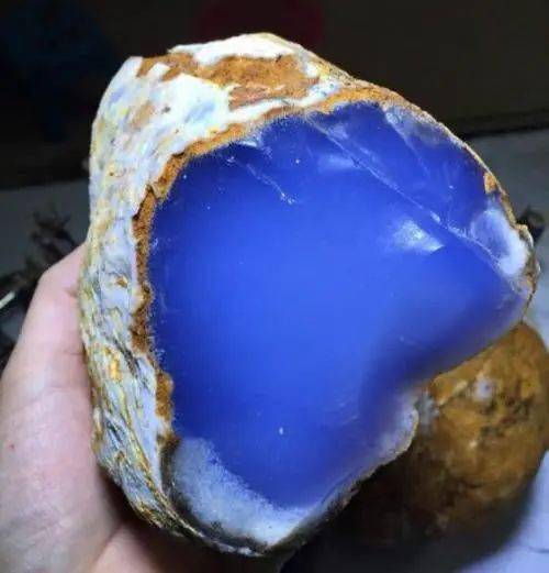 翡翠|一凡：玉髓真的不如翡翠？它的6位“贵族”，一般人还买不起……