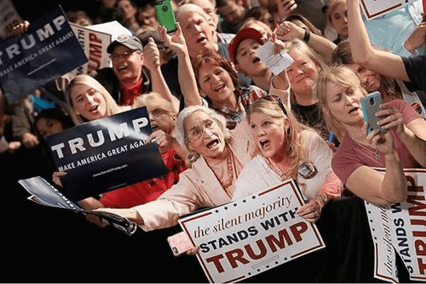 在什么样的社会里，人们更可能持有偏见？