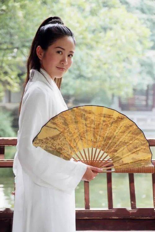 造型|谁来拯救越来越丑的古装剧？观众：中国电视剧，都被网红审美害惨了！