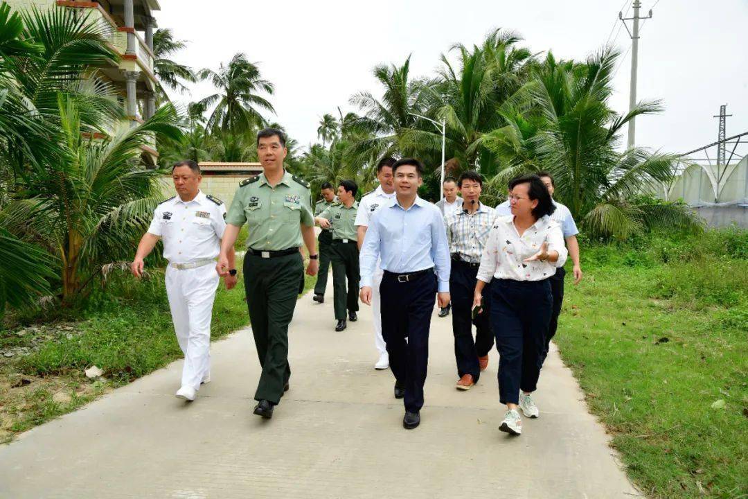 海南省军区司令员杨征带队到我市调研市委书记钟鸣明参加调研