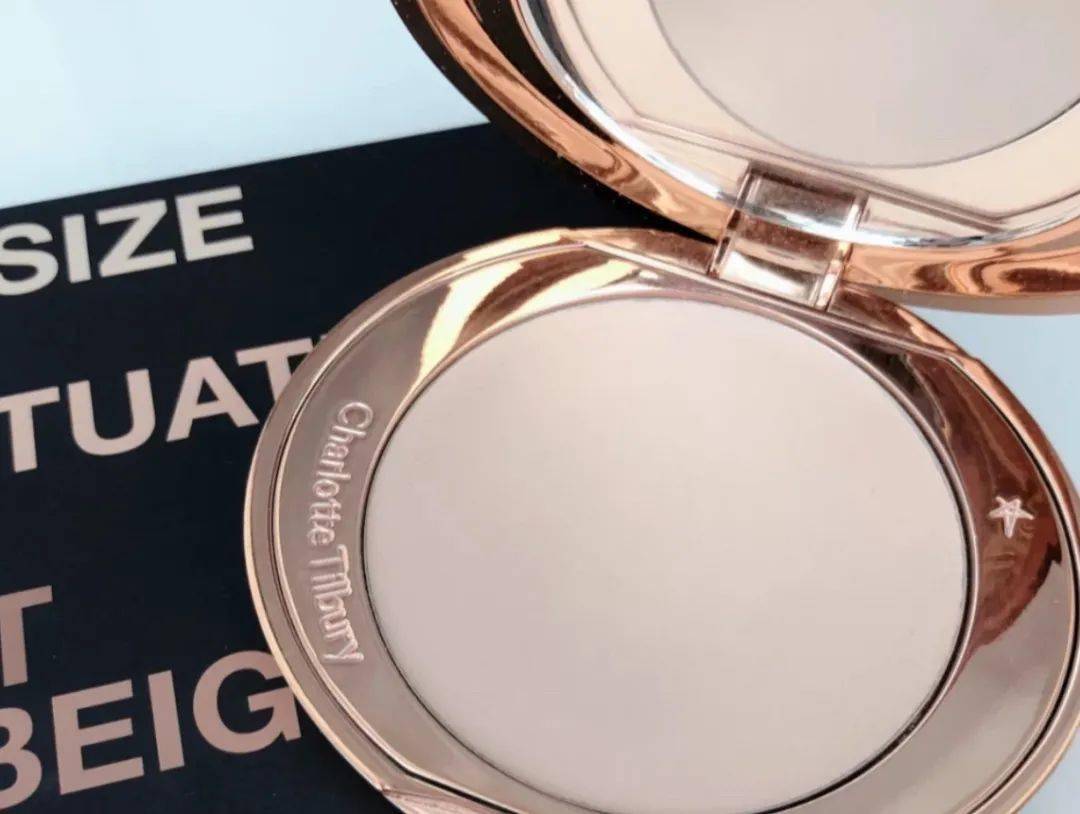 cr|秋冬想要服帖持久妆容，认真定妆不能少