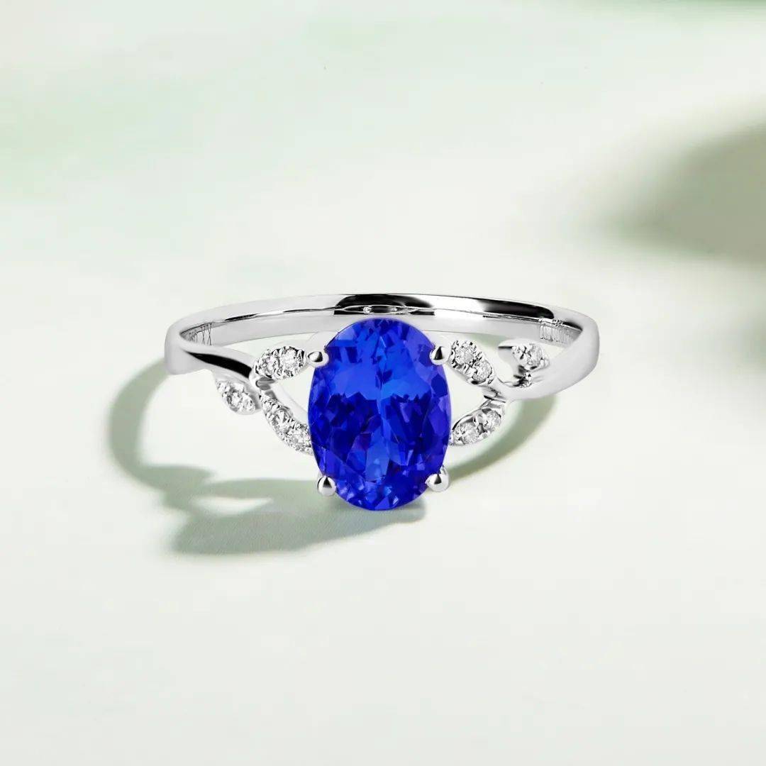 宝姐|宝姐：家有4妻30娃的他，挖出3块坦桑石获利77.44亿！这石头真致富……