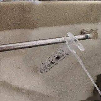 需要的耗材也很简单:10/20ml注射器(放得下碘伏帽跟吸引管便可),碘伏