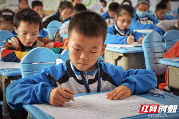 天文|湖南青少年天文科学大赛走进湘潭 700余名小学生比拼天文知识