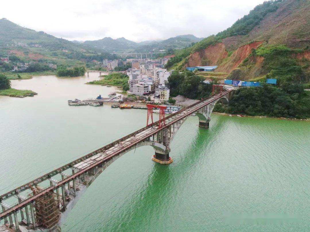 东兰:推进红水河大桥加固改造工程,完成工程进度80%