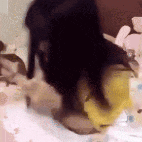 表情| 打游戏被气哭的妹子 动图