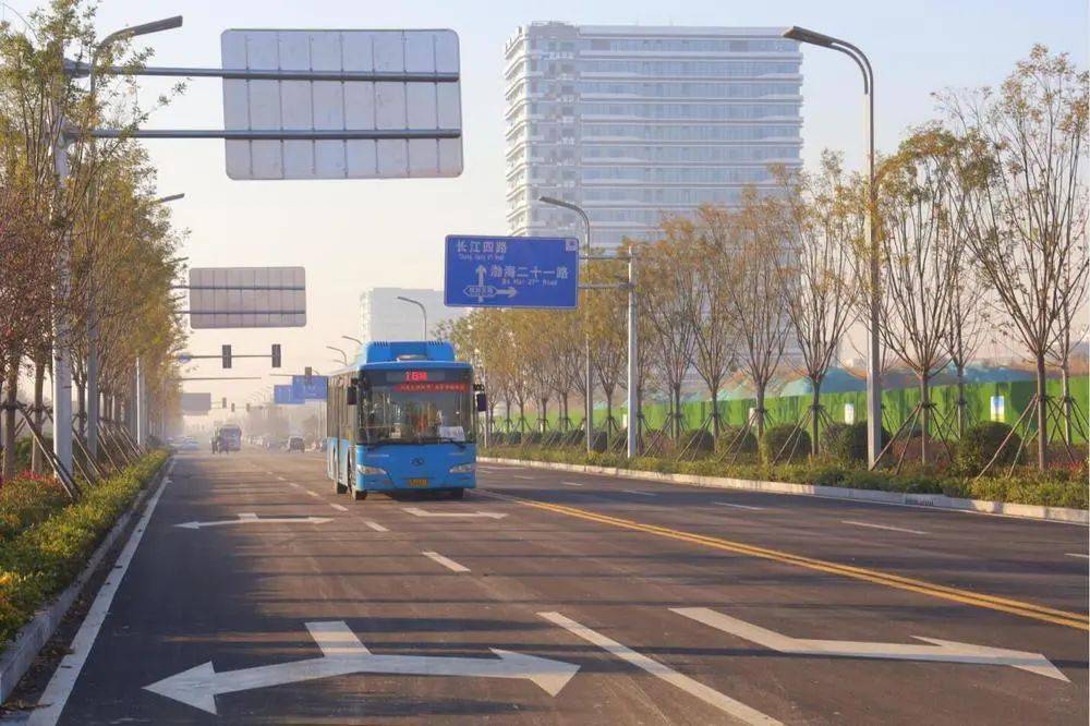 长江五路,渤海二十路是滨州市城市路网的重要组成部分,为城市交通出行