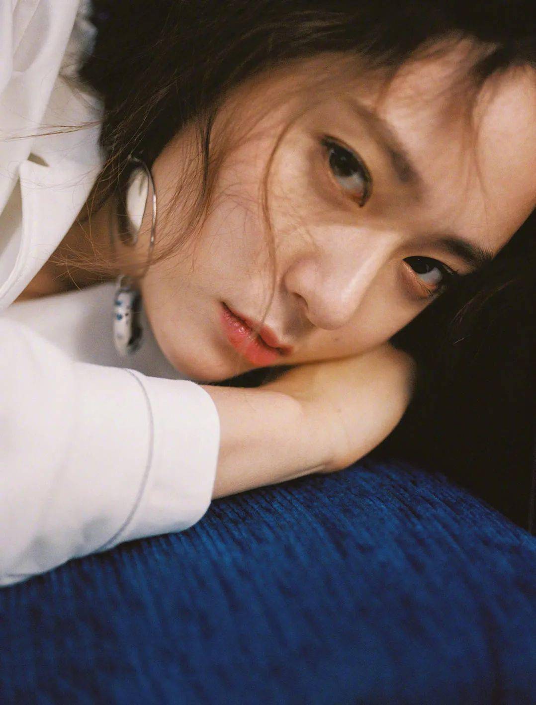 女军官|郑秀晶新剧变身精英女军官，“冰美人”这次A爆了！