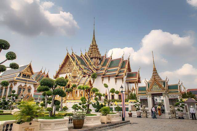 泰国大皇宫掠影:奢华至极的皇家建筑群,泰国著名的游览场所