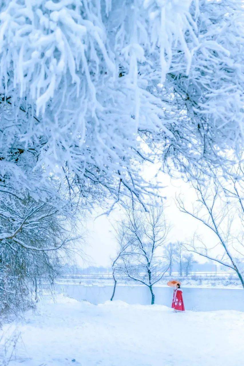 你知道吗雪是彩色的冬季最梦幻打卡地堪比现实版冰雪奇缘这个冬天一定