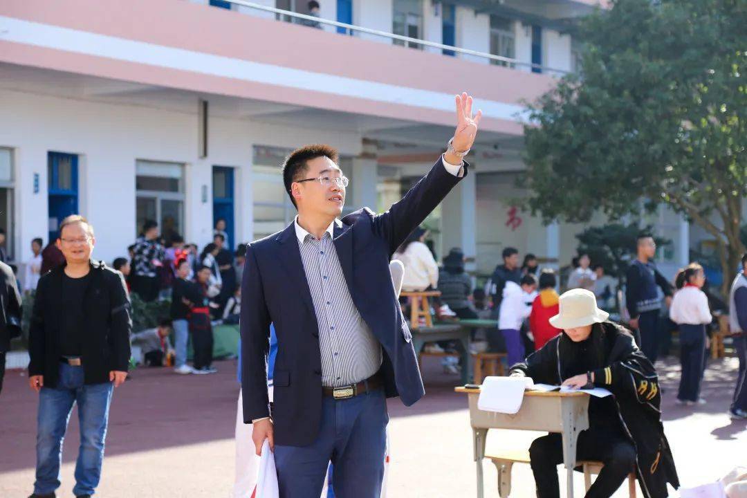 更快更高更强三门县海游街道中心小学举行第十八届田径运动会