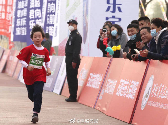 石家庄|刚刚，3000人奔跑在石家庄“母亲河”畔，这场面太像画！